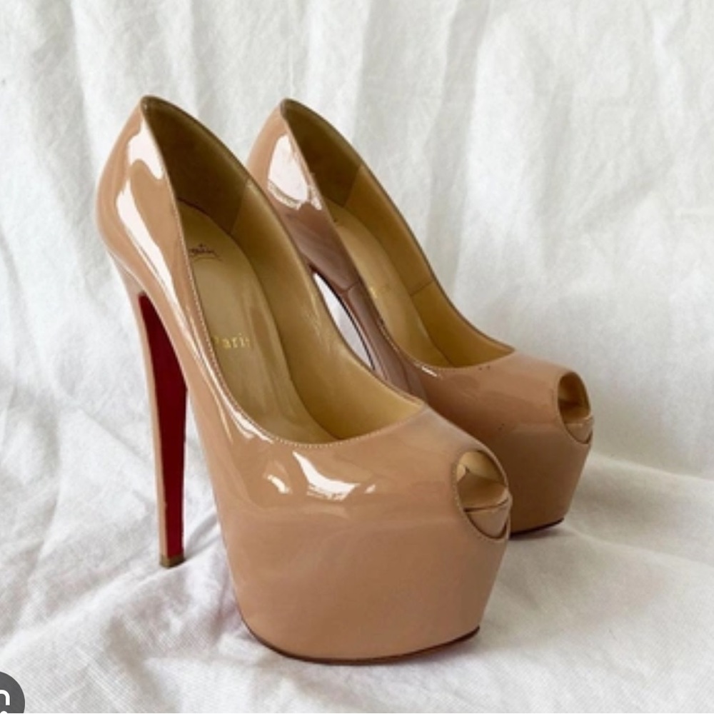 CHRISTIAN LOUBOUTIN HIGHNESS NUDE